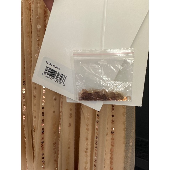 Mac Duggal Sequin Plunge Neck Maxi Evening Gown in Sunset NEW Size 6 - Picture 7 of 16